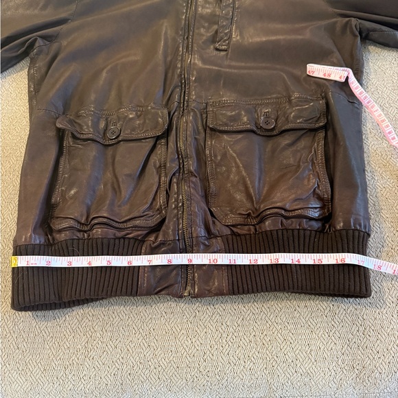 Leather jacket - Picture 12 of 13